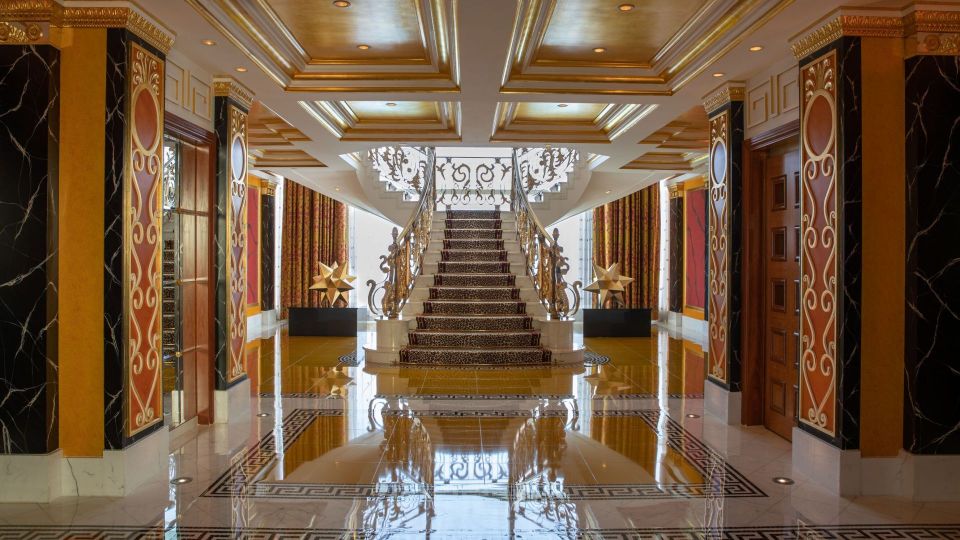 Tour + Dinner at al Iwan